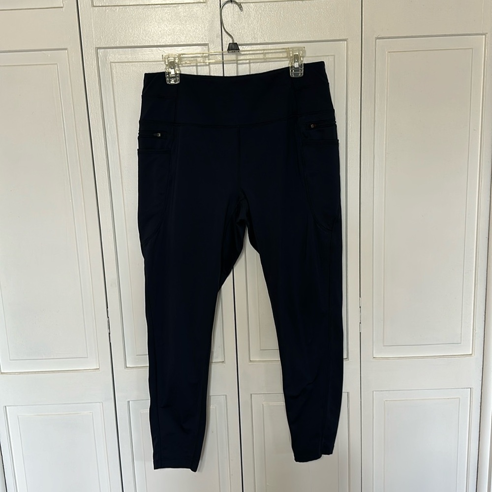 Women’s navy blue leggings